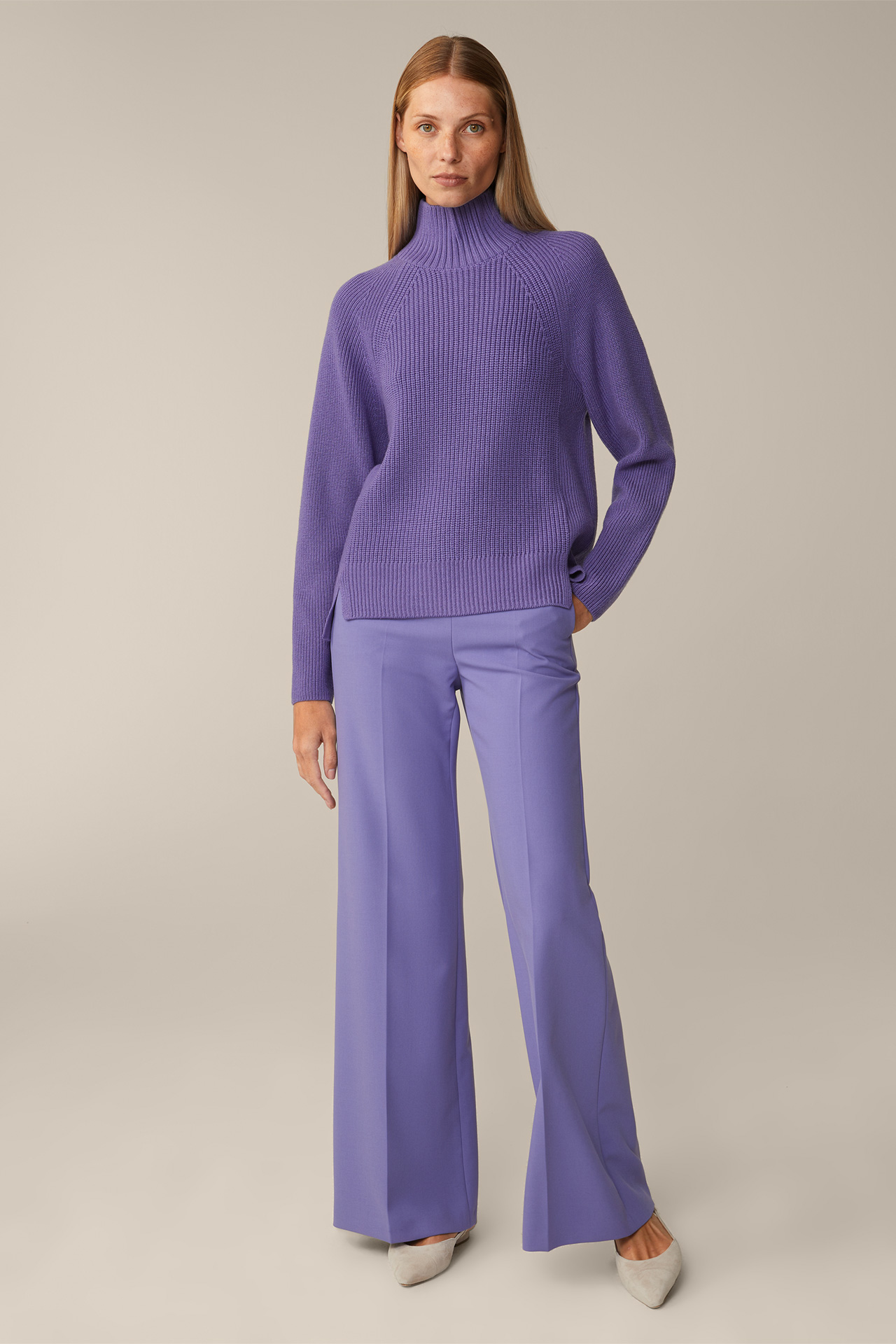 Pantalon Marlene en crêpe, en violet