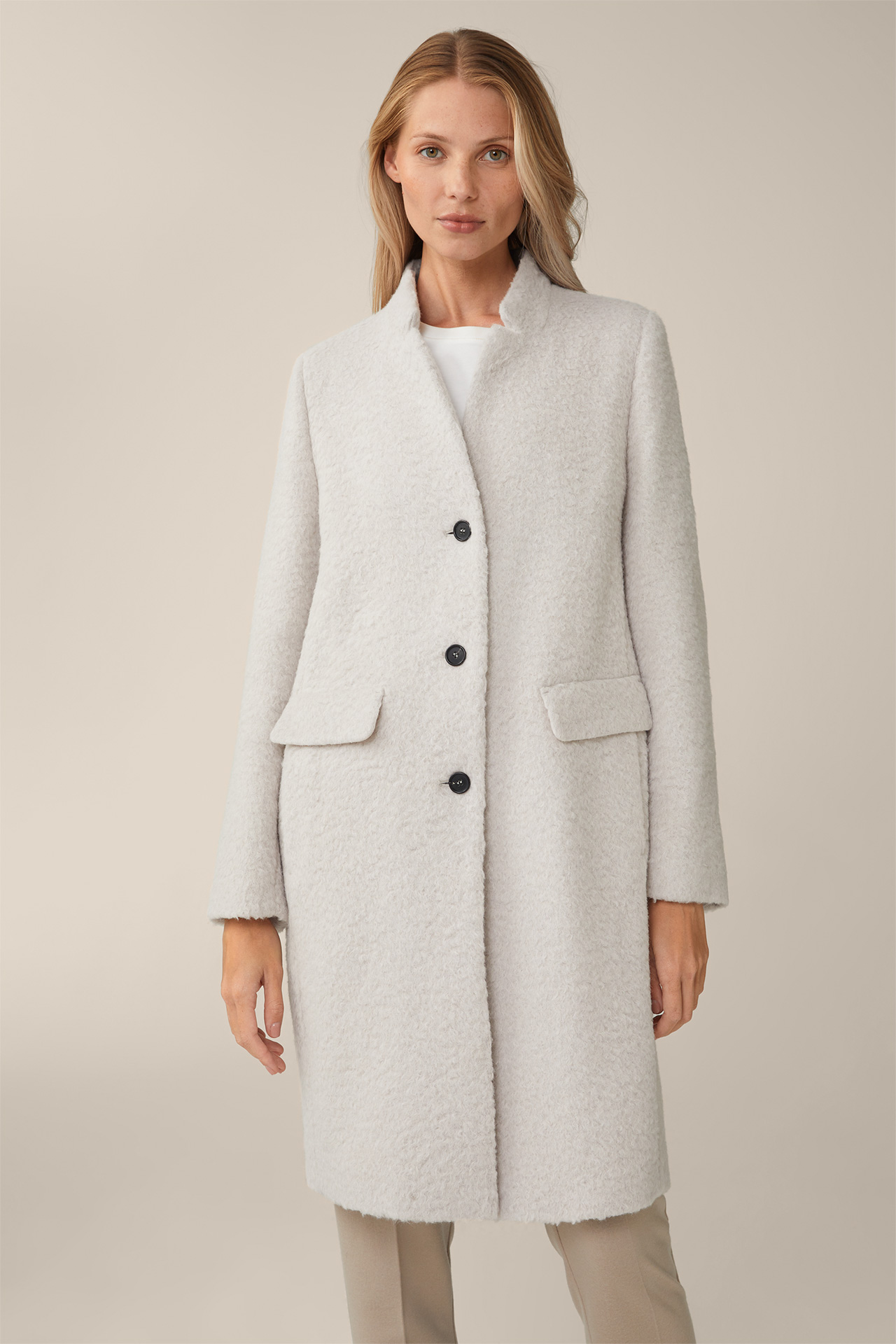 Manteau ovoïde en mélange de laine et d’alpaga, en gris clair