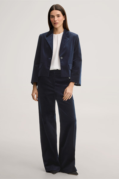 Leads to product detail page "Ecru crepe blouse top"