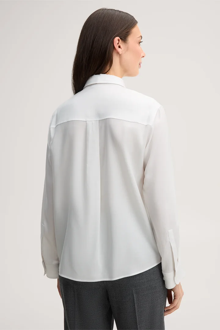 Führt zu Produktdetailseite „Flanell-Hemdbluse mit Krawatte in Ecru"