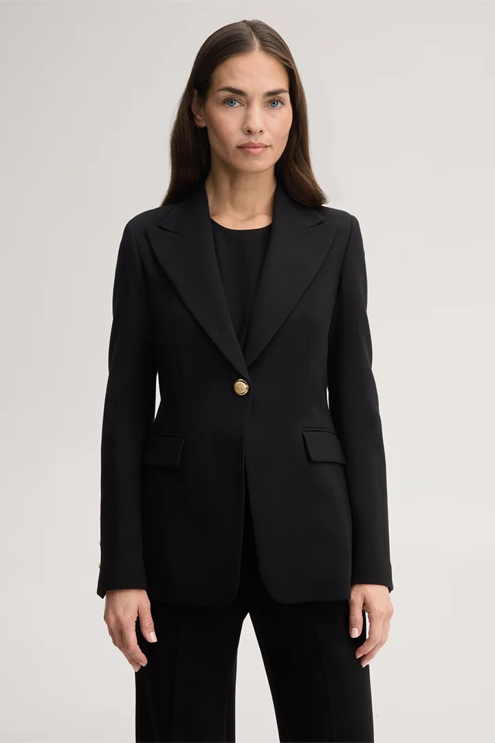 Führt zu Produktdetailseite „Schurwoll-Crepe-Blazer in Schwarz"