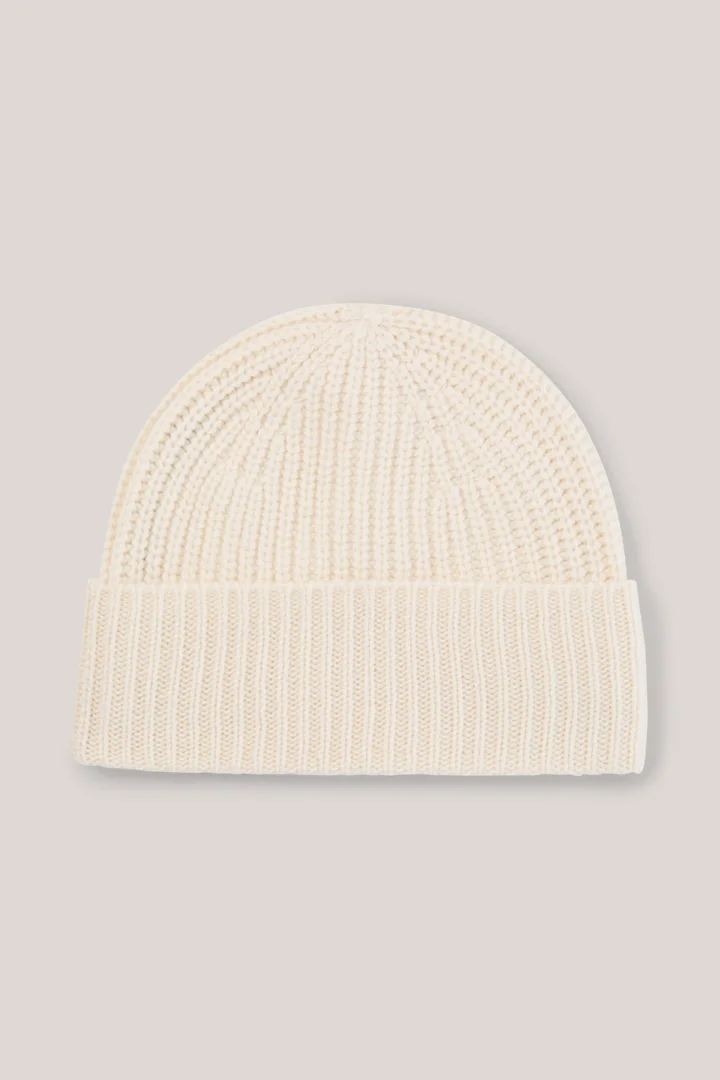 Mène à la page produit « Bonnet en cachemire écru »