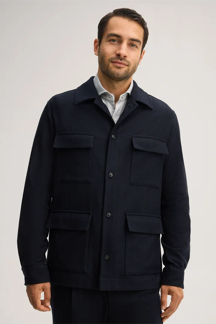Führt zu Produktdetailseite „Cashmere-Overshirt in Navy"