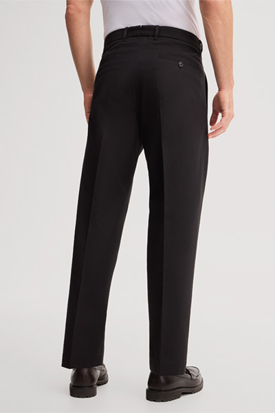 Führt zu Produktdetailseite „Modular trousers in a virgin wool and cotton blend, in brown"