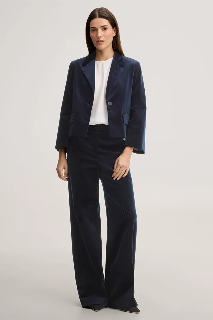 windsor. presents the product Ecru crepe blouse top from the category Blouses & tops as an outfit