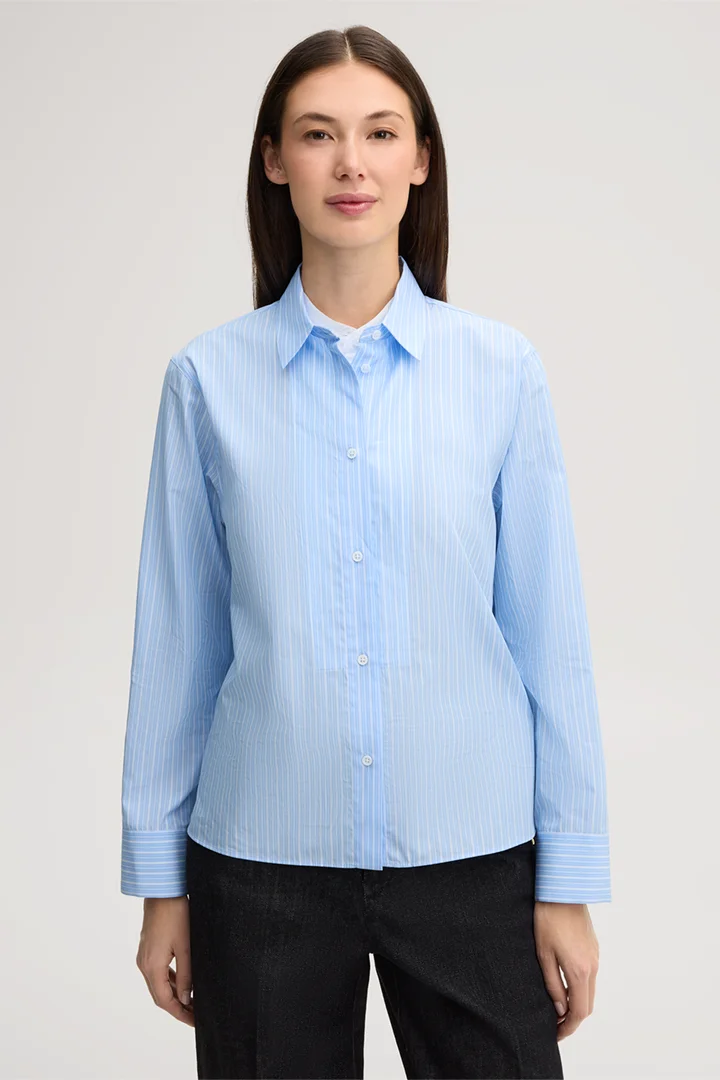 Führt zu Produktdetailseite „Popeline-Hemdbluse in Hellblau-Weiss gestreift"