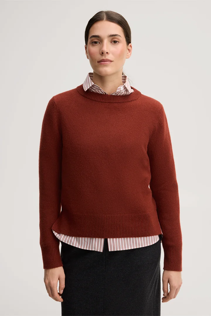 Führt zu Produktdetailseite „Cashmere-Pullover in Dunkelrot"