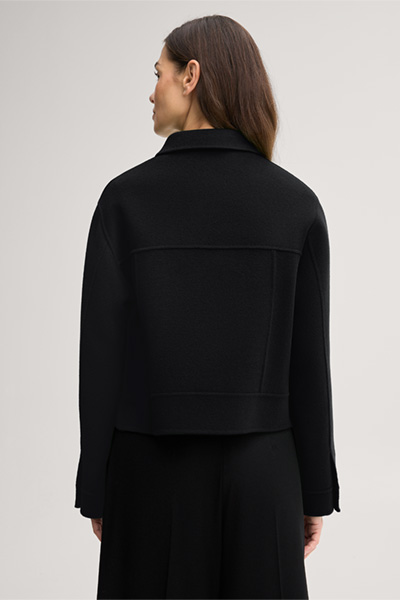 Leads to product detail page "Double-faced shirt jacket in black"