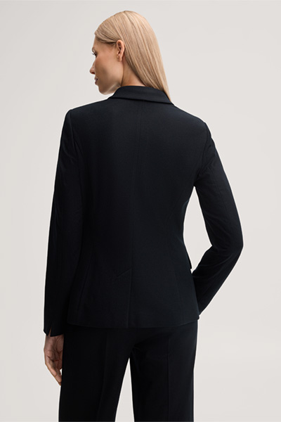 Führt zu Produktdetailseite „Flanell-Wolljersey-Blazer in Schwarz"