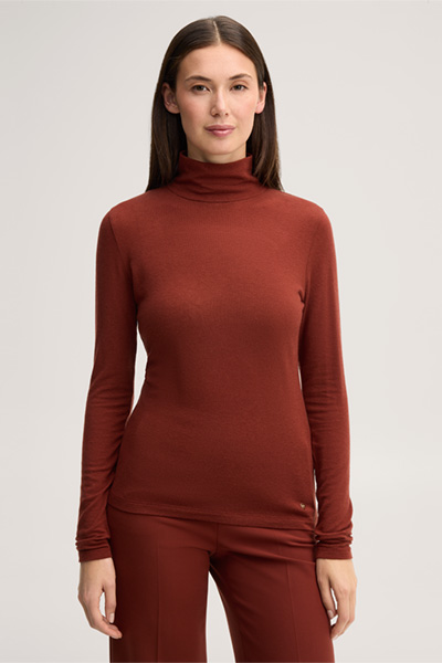 Führt zu Produktdetailseite „Wollstretch-Rollkragen-Shirt in Dunkelrot"