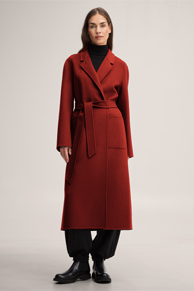 Leads to product detail page "Double-faced robe coat in dark red"