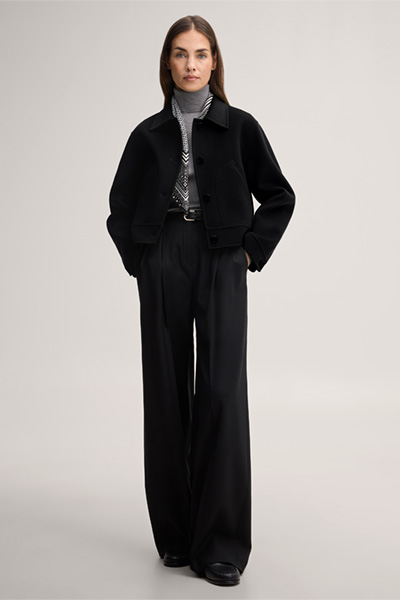 Leads to product detail page "Double-faced shirt jacket in black"