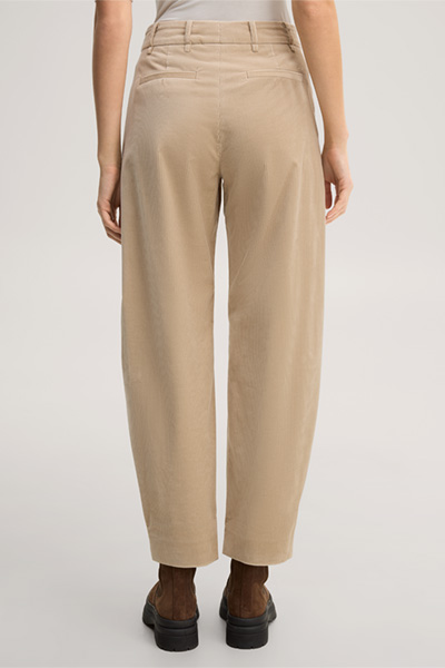Mène à la page produit « Pantalon bouffant en velours côtelé beige »