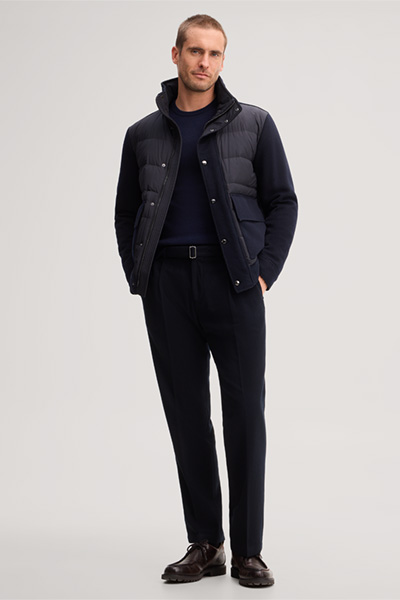 Führt zu Produktdetailseite „Navy blue virgin wool trousers with pleats"
