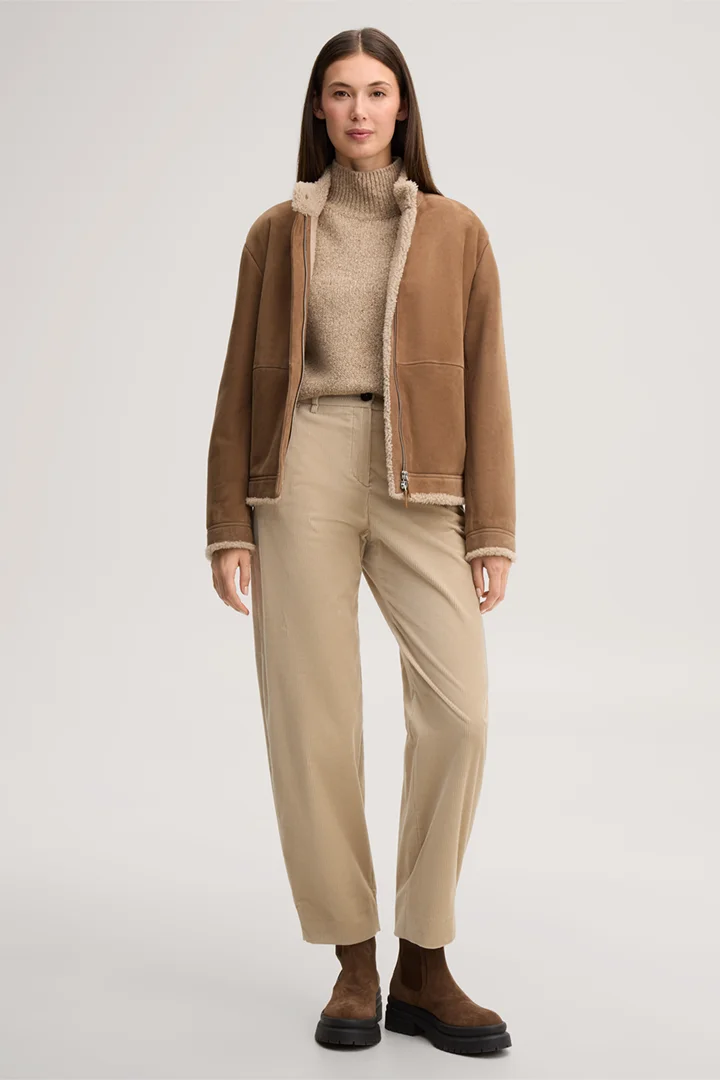 Mène à la page produit « Pantalon bouffant en velours côtelé beige »