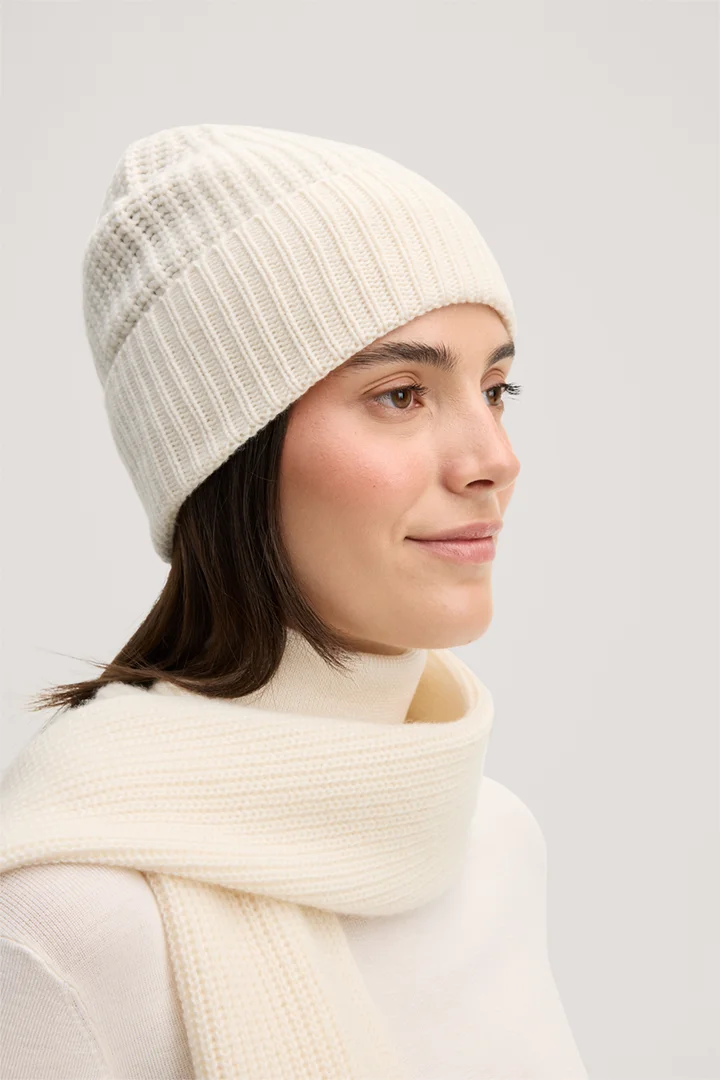 Führt zu Produktdetailseite „Cashmere-Mütze in Ecru"