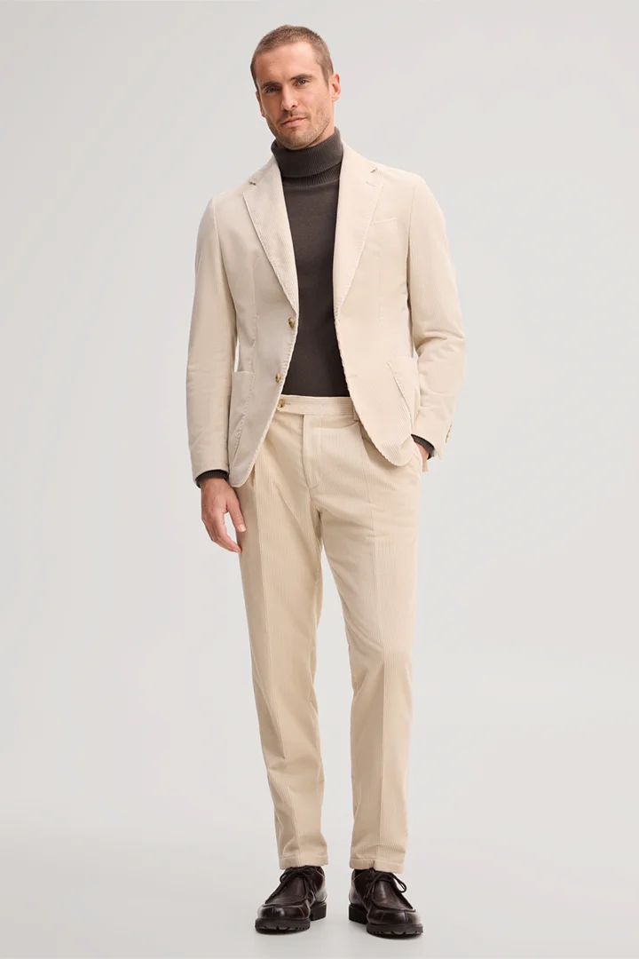 Führt zu Produktdetailseite „Cord-Baukasten-Hose mit Bundfalte in Beige"