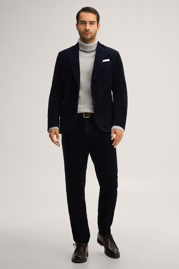 Führt zu Look-Detailseite „Cord-Baukasten-Anzug in Navy“