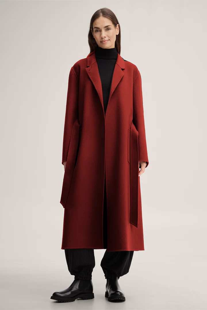 Leads to product detail page "Double-faced robe coat in dark red"