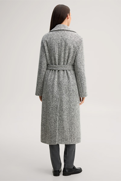 Führt zu Produktdetailseite „Wollmix-Tweed-Robenmantel in Herringbone Ecru-Schwarz-Grau"