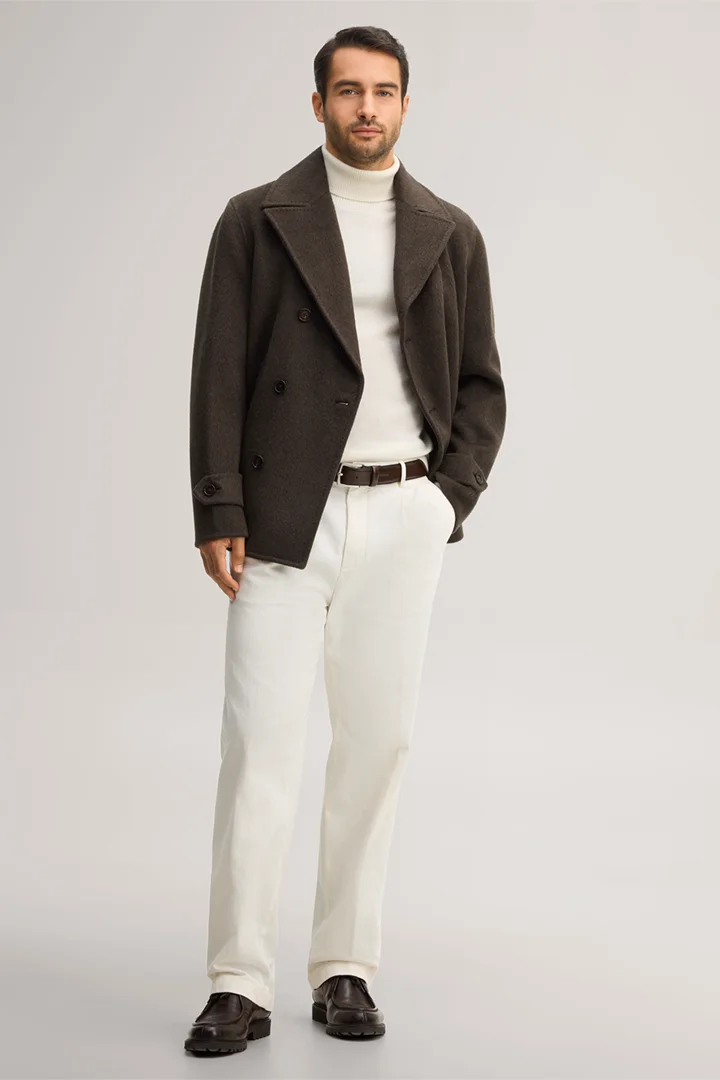 windsor. présente le produit Pull-over à col roulé en cachemire, en blanc cassé de la catégorie Tricot en tenue