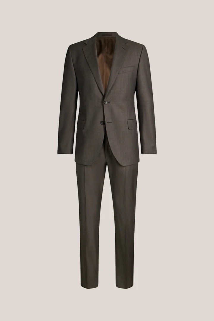 Leads to product detail page "Brown virgin wool suit"