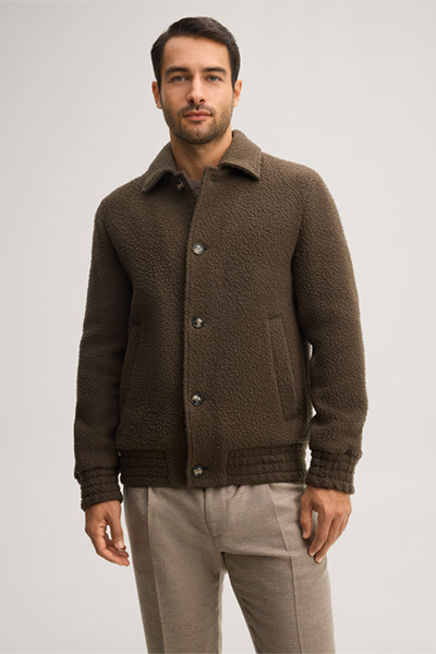 Leads to product detail page "Virgin wool blend jacket with a shirt collar in olive"