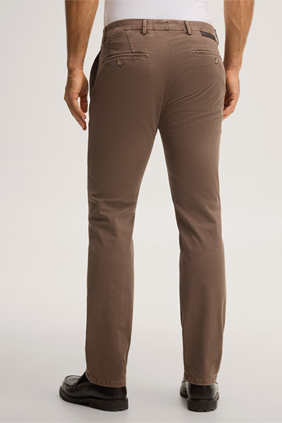Führt zu Produktdetailseite „Baumwoll-Chino in Taupe"