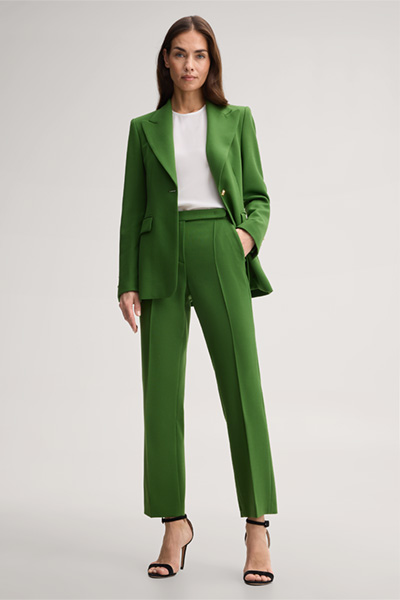 Führt zu Produktdetailseite „Wollcrepe-Straight Cut-Hose in Grün"