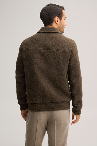 Leads to product detail page "Virgin wool blend jacket with a shirt collar in olive"