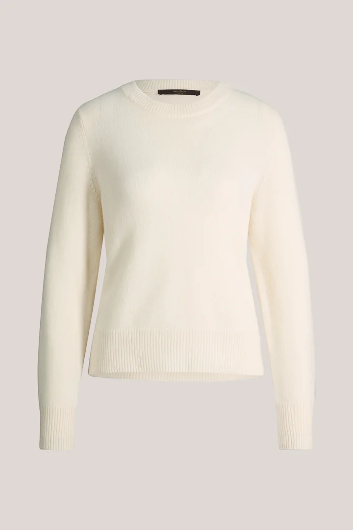 Leads to product detail page "Ecru cashmere jumper"