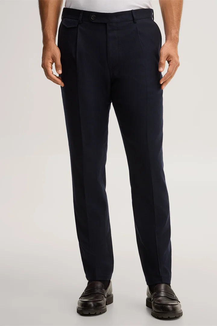 Führt zu Produktdetailseite „Wollmix-Baukasten-Hose mit Bundfalte in Navy"