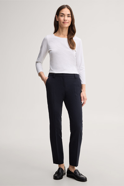 Führt zu Produktdetailseite „Crêpe-Zigaretten-Hose in Navy"