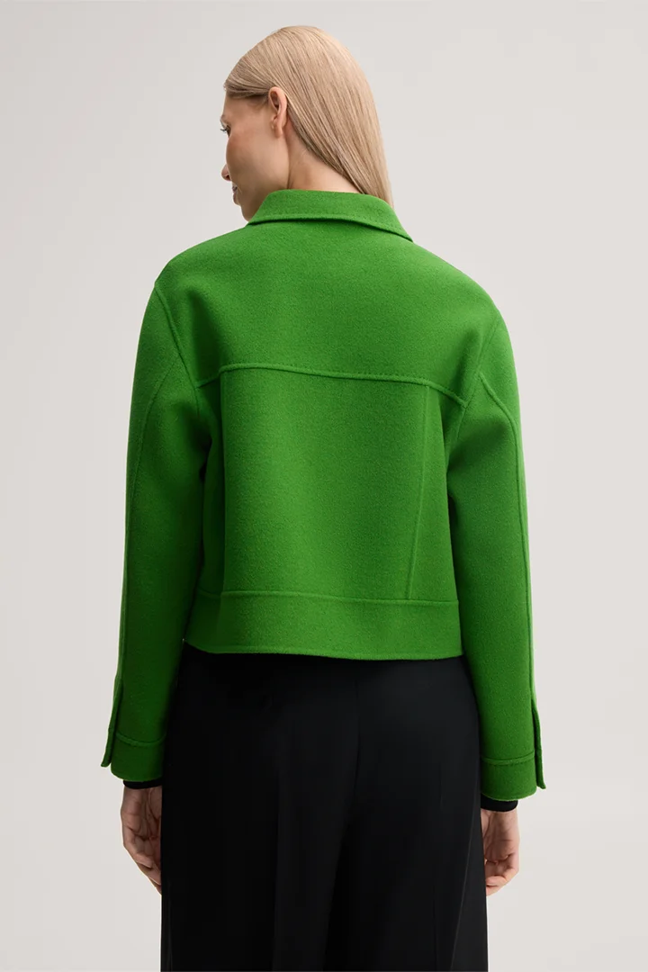 Mène à la page produit « Veste-chemise Doubleface verte »