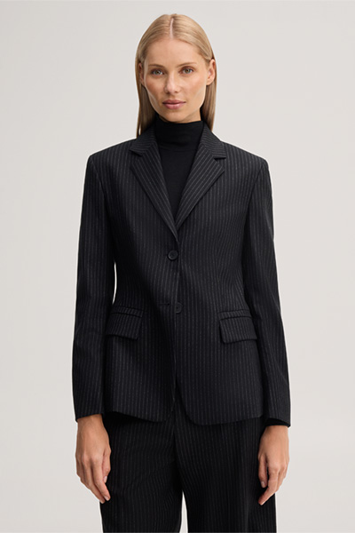 Führt zu Produktdetailseite „Schurwoll-Pinstripe-Blazer in Schwarz"