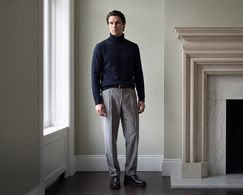 windsor-herren-strick-rollkragenpullover-in-blau-mit-hose-in-weiss-navi.jpg