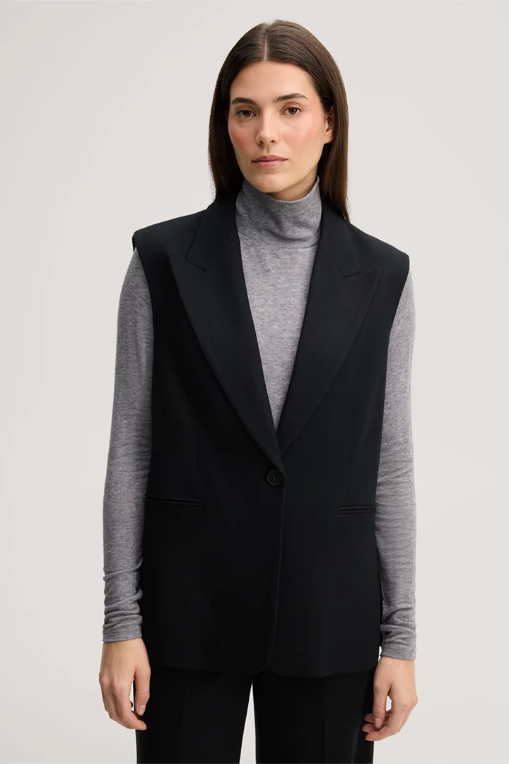 Führt zu Produktdetailseite „Flanell-Wolljersey-Weste in Schwarz"