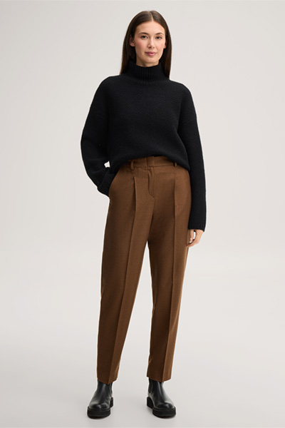 Führt zu Produktdetailseite „Schurwollmix-Bundfalten-Hose im Jogger Stil in Braun"