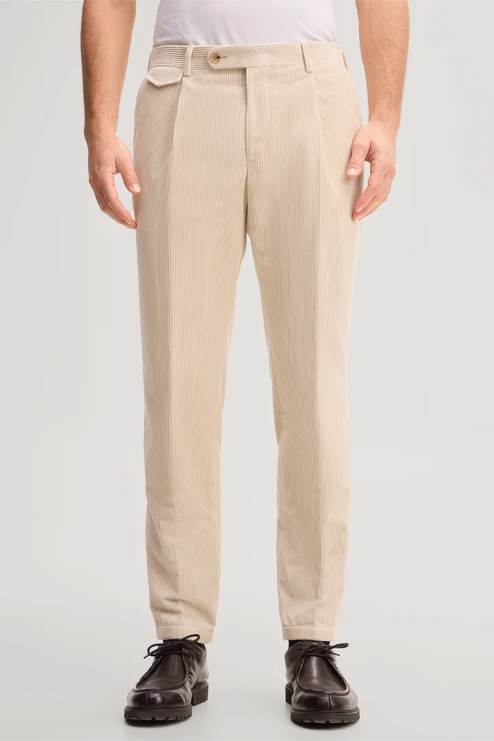 Führt zu Produktdetailseite „Cord-Baukasten-Hose mit Bundfalte in Beige"