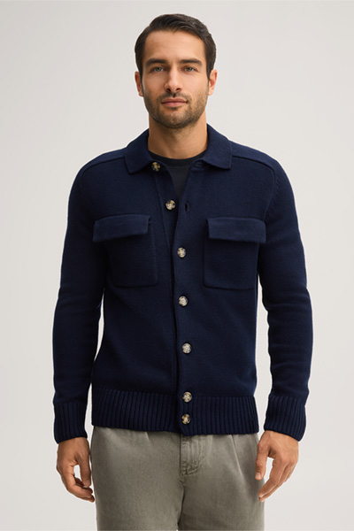 Leads to product detail page "Navy blue virgin wool knitted overshirt with a shirt collar"