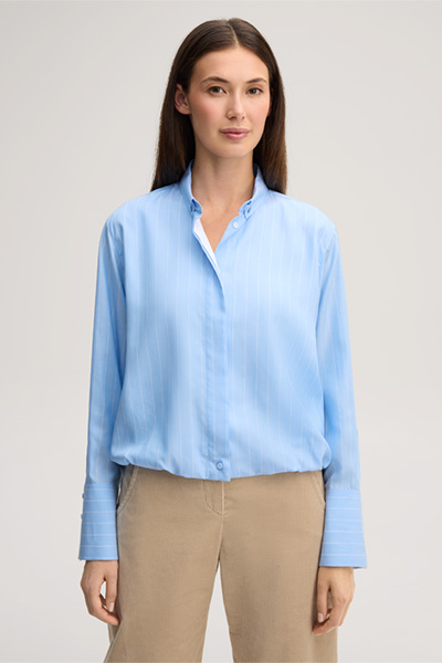 Führt zu Produktdetailseite „Lyocell-Hemdbluse cropped in Hellblau-Weiss gestreift"