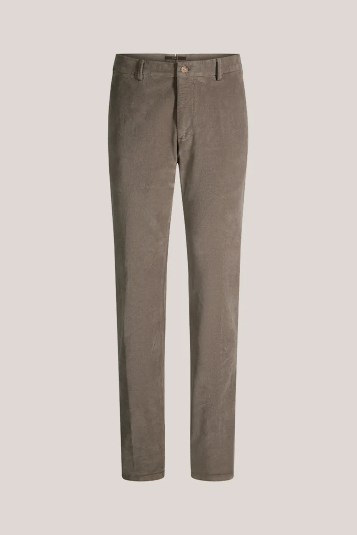 Leads to product detail page "Baumwoll-Chino in Oliv"