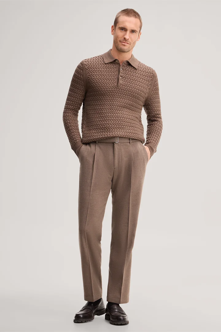 windsor. präsentiert das Produkt Schurwoll-Hose mit Bundfalte in Braun aus der Kategorie Baukasten-Hosen als Outfit