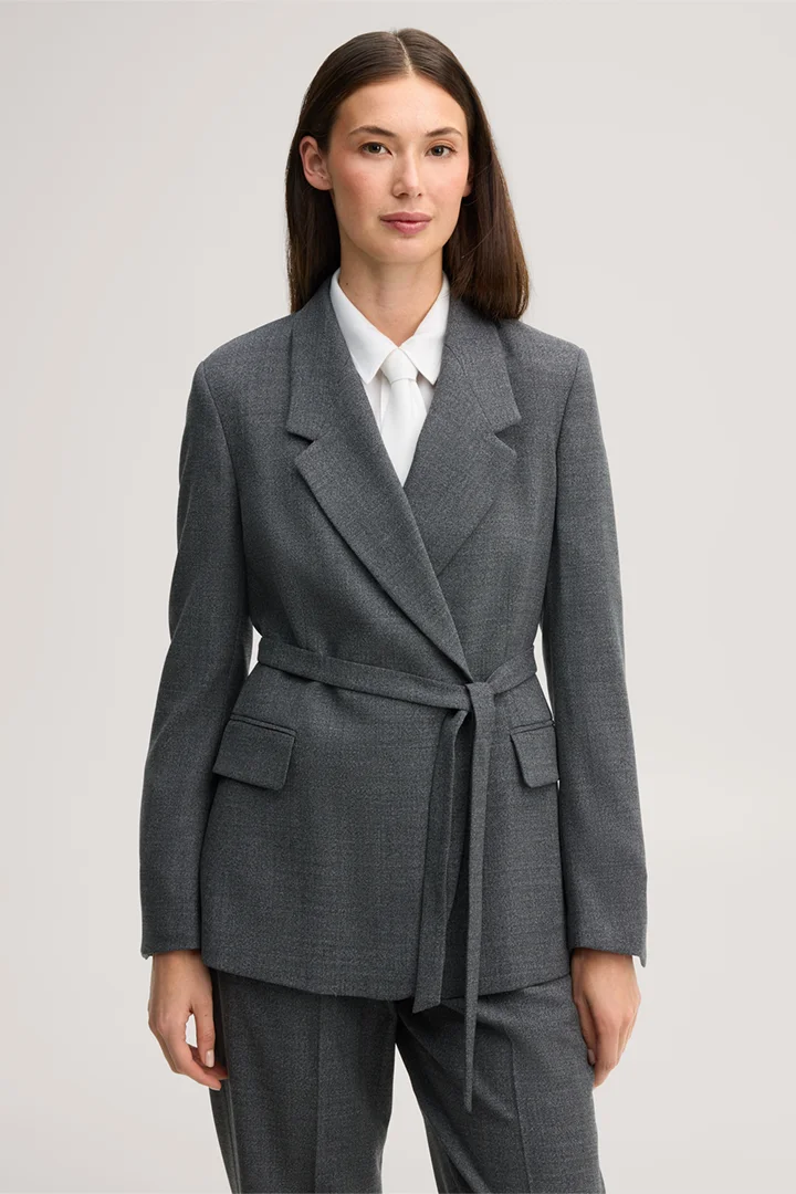 Führt zu Produktdetailseite „Schurwoll-Blazer mit Mouline Struktur und Gürtel in Dunkelgrau"