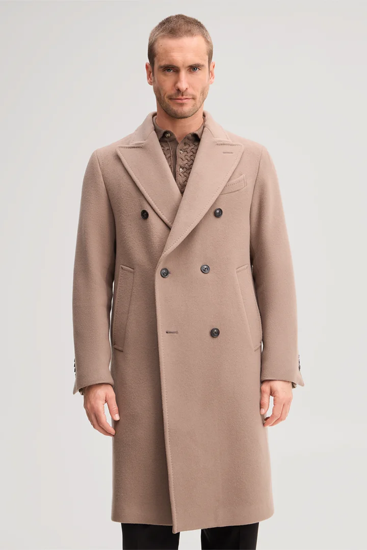 Mène à la page produit « Veste à double boutonnage en laine mélangée et cachemire, couleur marron clair »