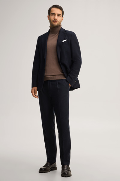 Führt zu Produktdetailseite „Cashmere-Baukasten-Hose mit Bundfalte in Navy"