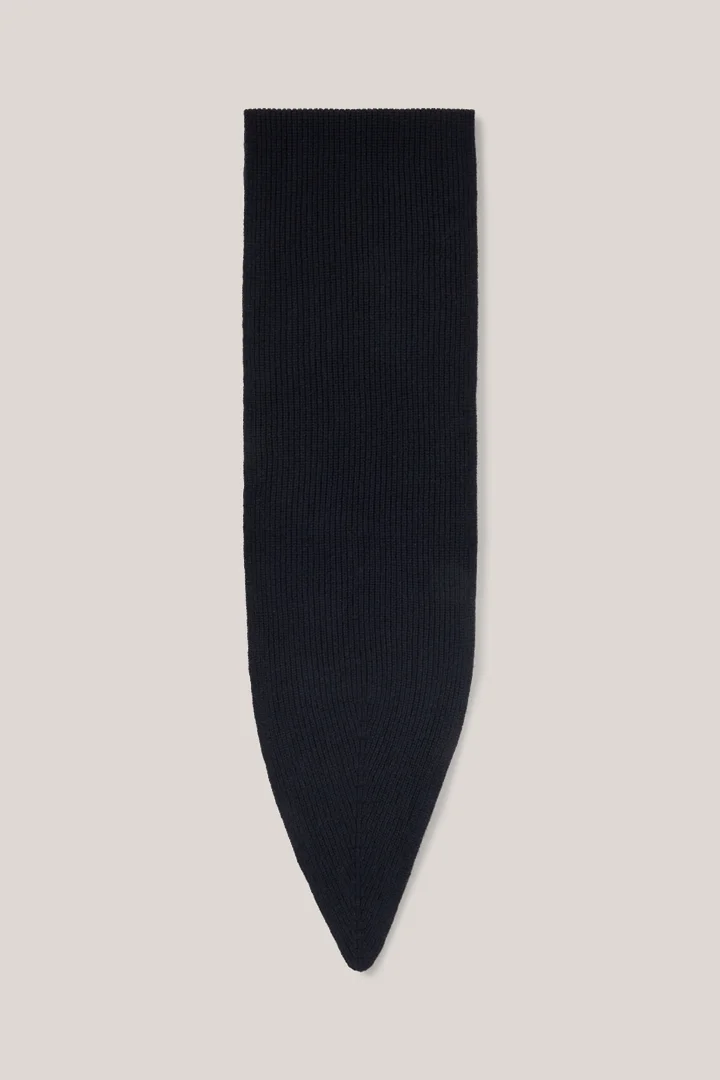 Führt zu Produktdetailseite „Cashmere-Schal in Navy"