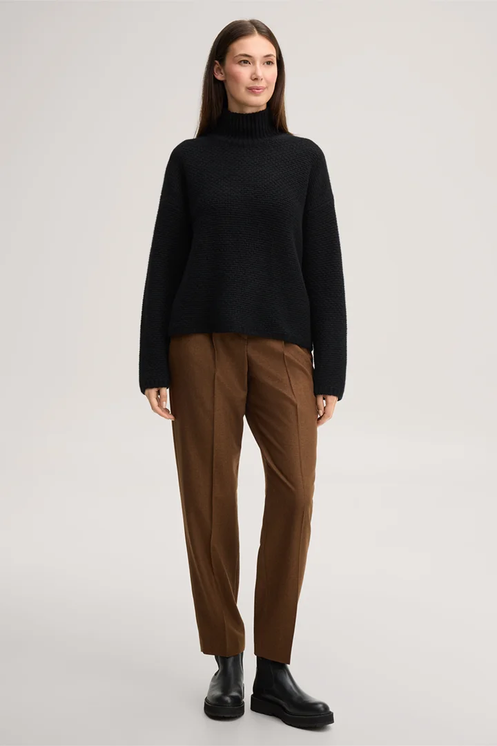 windsor. presents the product Black cashmere stand-up collar jumper from the category Knitwear as an outfit