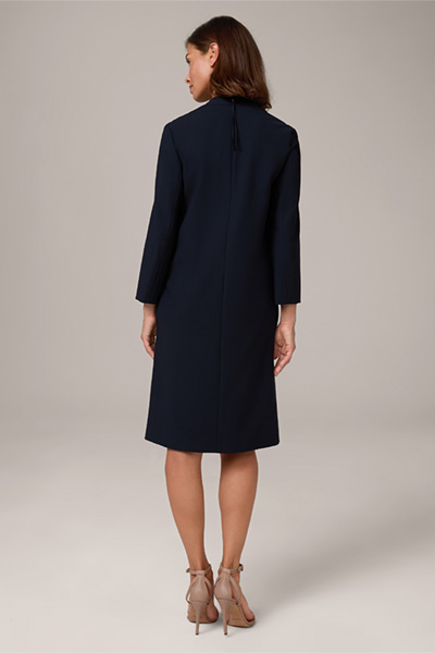 Führt zu Produktdetailseite „Crêpe-Eggshape-Kleid in Navy"