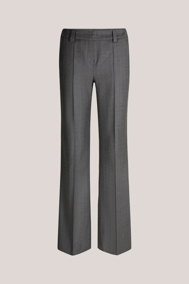 windsor. präsentiert das Produkt Nadelstreifen-Marlene-Hose in Grau aus der Kategorie Hosen & Jeans als Freisteller